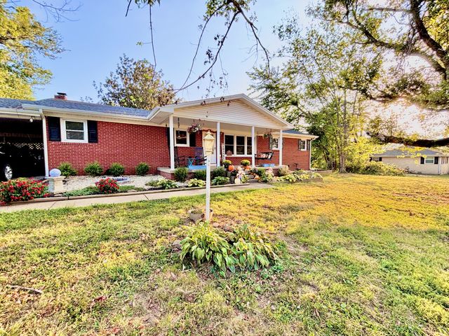 2021 Riverbend Rd, Hopkinsville, KY 42240