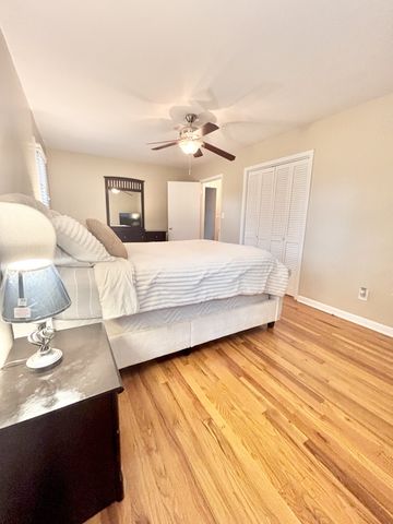 2021 Riverbend Rd, Hopkinsville, KY 42240