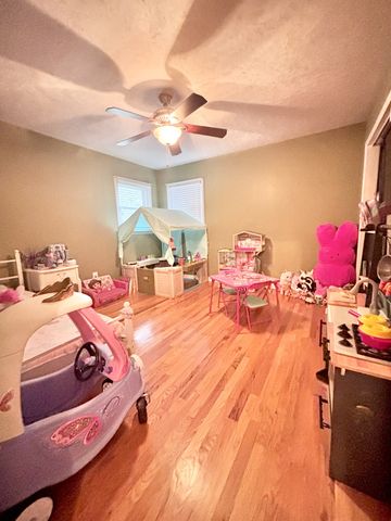 2021 Riverbend Rd, Hopkinsville, KY 42240