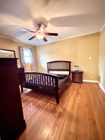 2021 Riverbend Rd, Hopkinsville, KY 42240