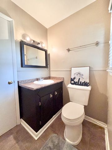 2021 Riverbend Rd, Hopkinsville, KY 42240