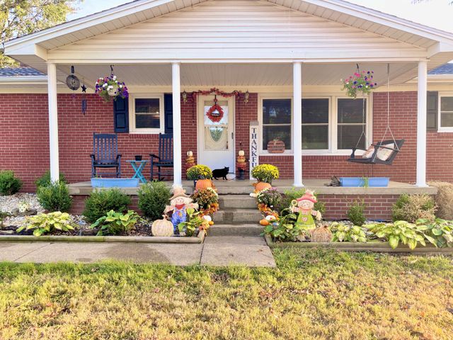 2021 Riverbend Rd, Hopkinsville, KY 42240