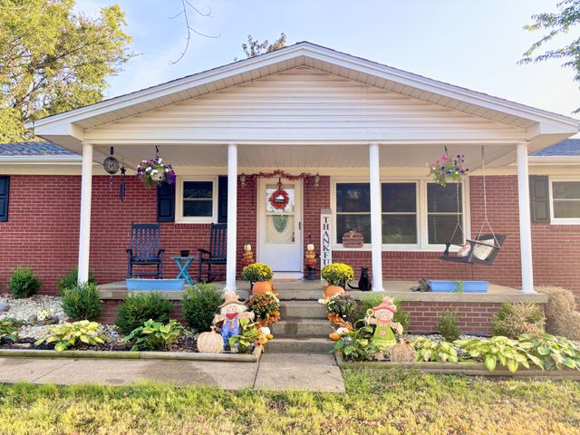 2021 Riverbend Rd, Hopkinsville, KY 42240