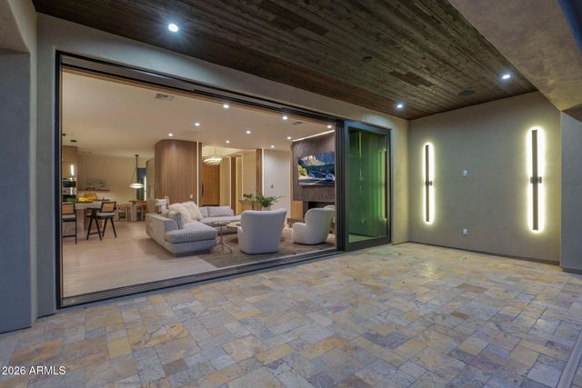 3434 E SAN CARLOS Place, Chandler, AZ 85249