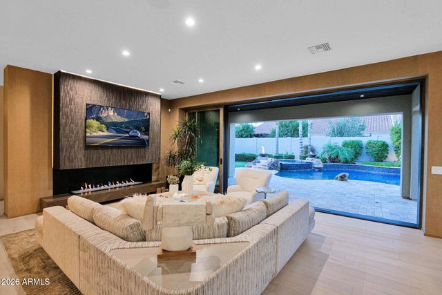 3434 E SAN CARLOS Place, Chandler, AZ 85249