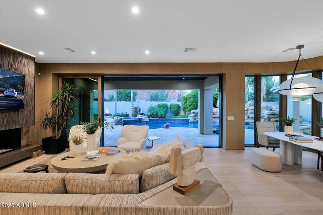 3434 E SAN CARLOS Place, Chandler, AZ 85249