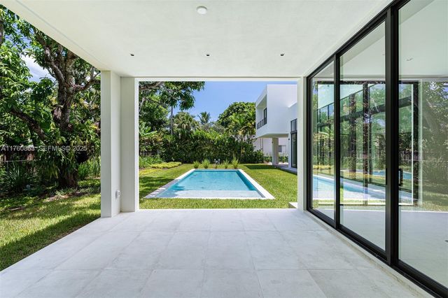 5921 SW 84th St, South Miami, FL 33143