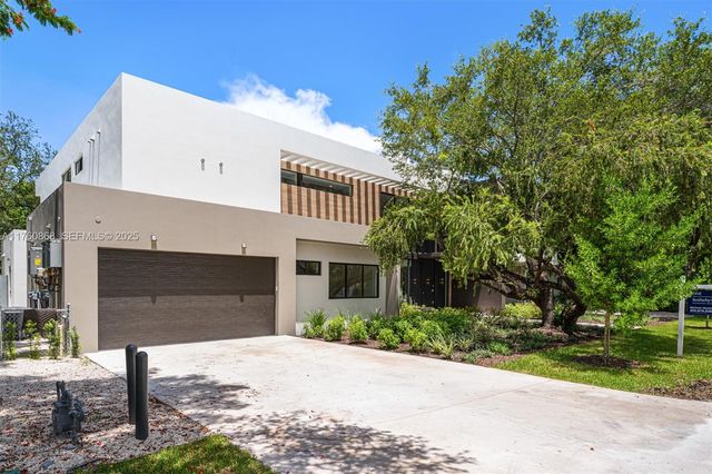 5921 SW 84th St, South Miami, FL 33143