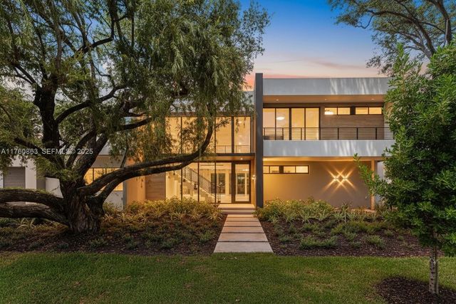 5921 SW 84th St, South Miami, FL 33143