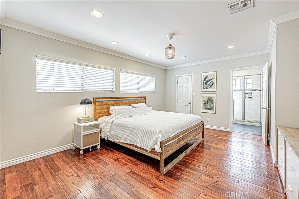 Image 11 of property listing at 1428 N Frederic Street, Burbank, CA 91505