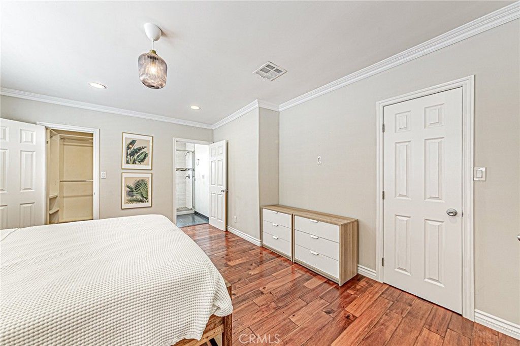 Image 13 of property listing at 1428 N Frederic Street, Burbank, CA 91505