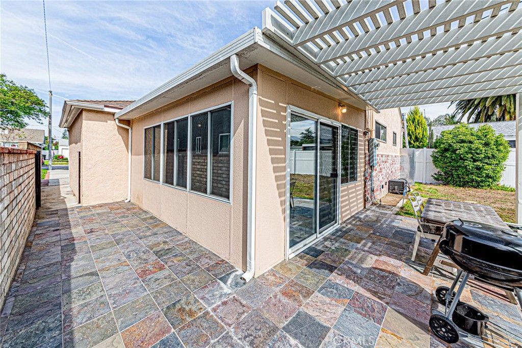 Image 26 of property listing at 1428 N Frederic Street, Burbank, CA 91505