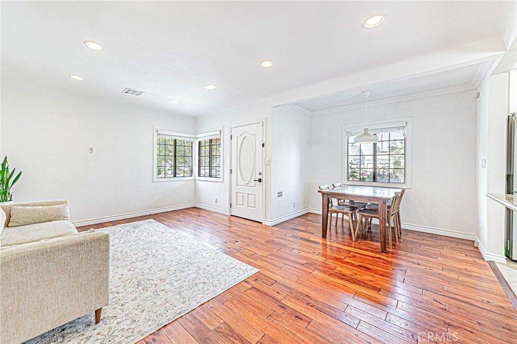 Image 5 of property listing at 1428 N Frederic Street, Burbank, CA 91505