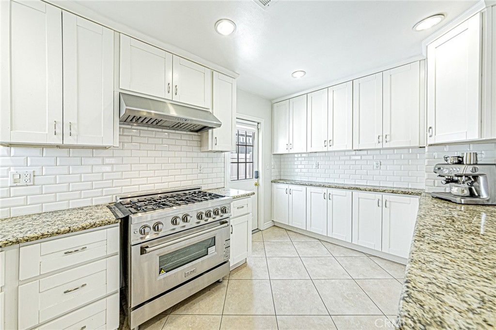 Image 7 of property listing at 1428 N Frederic Street, Burbank, CA 91505