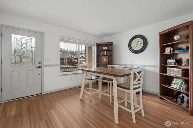 1077 NW Longview Drive, Oak Harbor, WA 98277