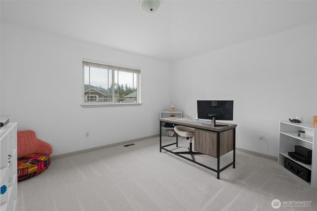 1077 NW Longview Drive, Oak Harbor, WA 98277