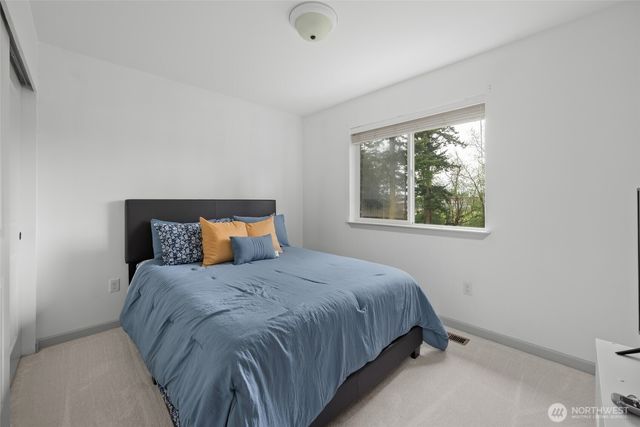 1077 NW Longview Drive, Oak Harbor, WA 98277
