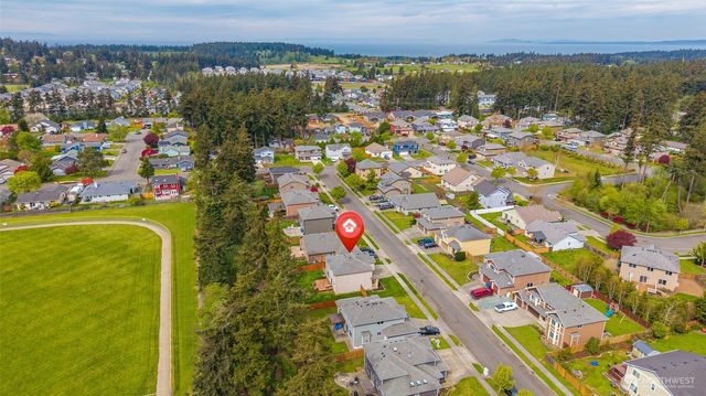 1077 NW Longview Drive, Oak Harbor, WA 98277