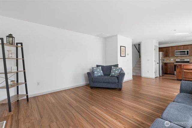 1077 NW Longview Drive, Oak Harbor, WA 98277