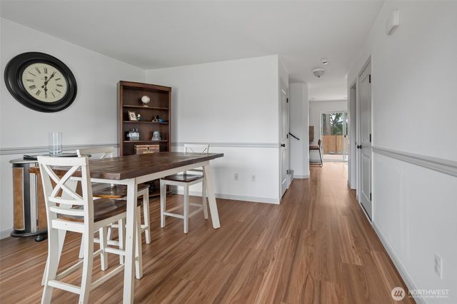 1077 NW Longview Drive, Oak Harbor, WA 98277