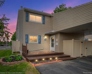 799 Kirts Boulevard, Troy, MI 48084