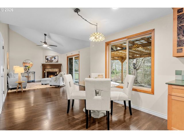 17580 Nw WOODMERE Ct, Beaverton, OR 97006