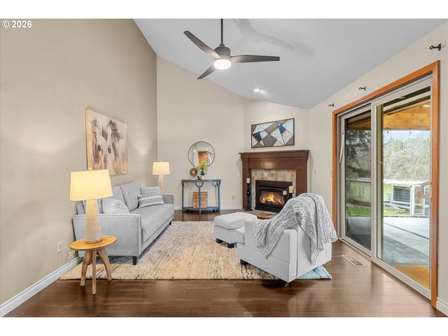 17580 Nw WOODMERE Ct, Beaverton, OR 97006