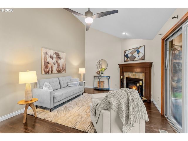 17580 Nw WOODMERE Ct, Beaverton, OR 97006