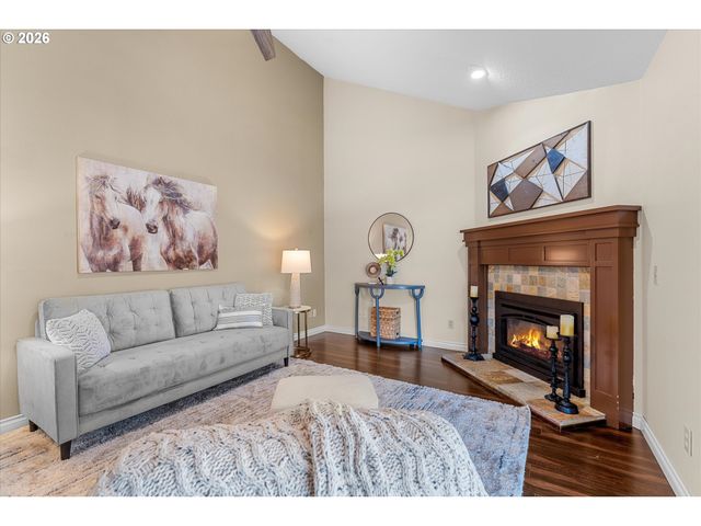 17580 Nw WOODMERE Ct, Beaverton, OR 97006