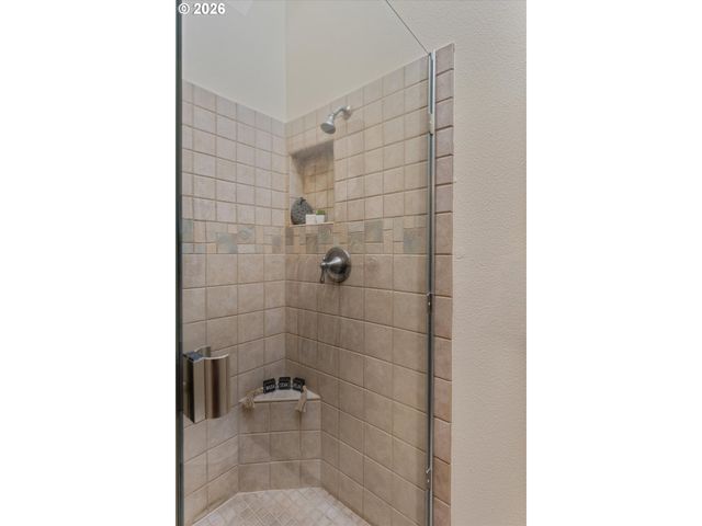 17580 Nw WOODMERE Ct, Beaverton, OR 97006