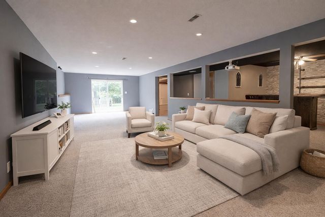 1302 LOOK OUT CT, Columbia, MO 65202