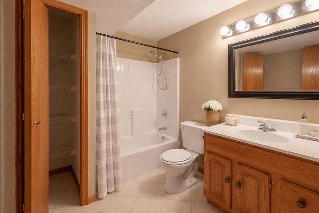 1302 LOOK OUT CT, Columbia, MO 65202