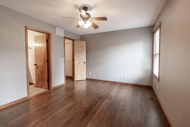 1302 LOOK OUT CT, Columbia, MO 65202