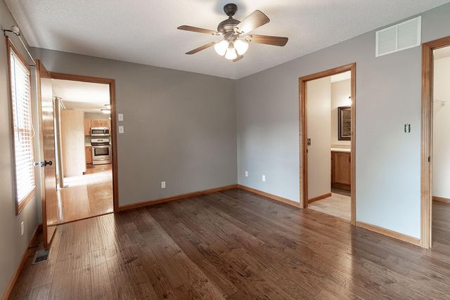 1302 LOOK OUT CT, Columbia, MO 65202