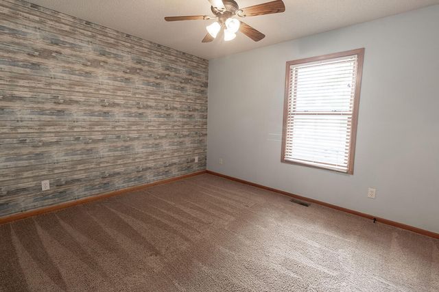 1302 LOOK OUT CT, Columbia, MO 65202