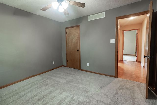 1302 LOOK OUT CT, Columbia, MO 65202