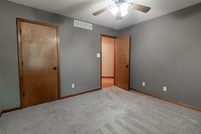 1302 LOOK OUT CT, Columbia, MO 65202