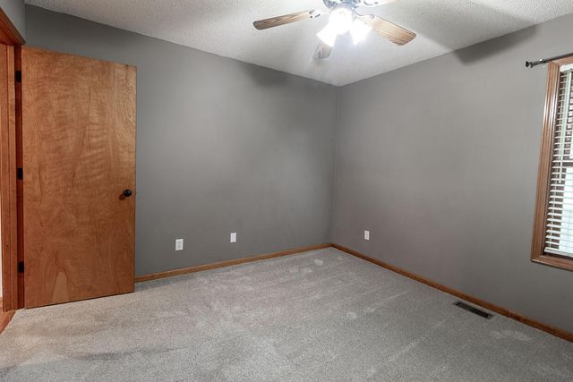 1302 LOOK OUT CT, Columbia, MO 65202