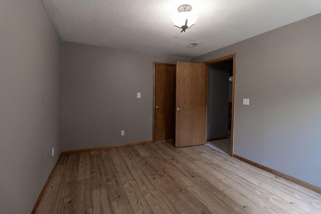 1302 LOOK OUT CT, Columbia, MO 65202