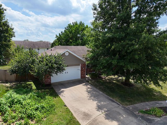 1302 LOOK OUT CT, Columbia, MO 65202