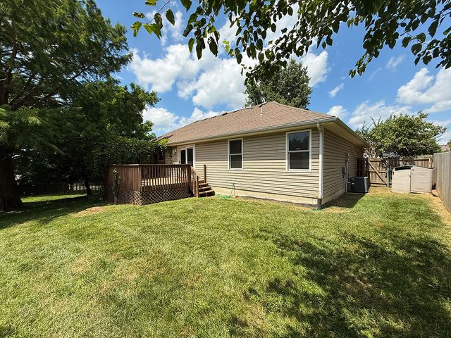 1302 LOOK OUT CT, Columbia, MO 65202