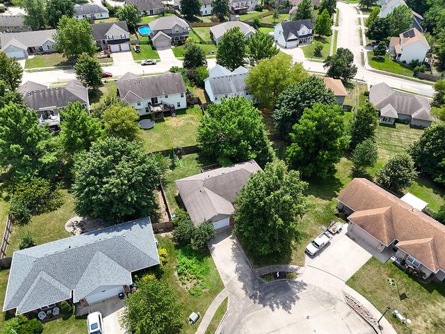 1302 LOOK OUT CT, Columbia, MO 65202