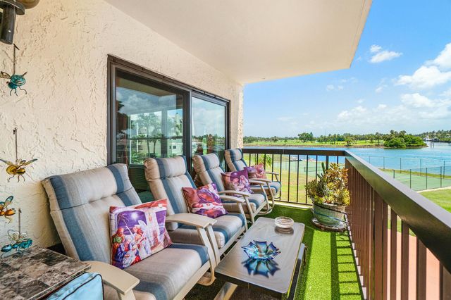 374 Golfview Road 205, North Palm Beach, FL 33408
