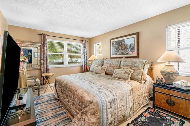 374 Golfview Road 205, North Palm Beach, FL 33408