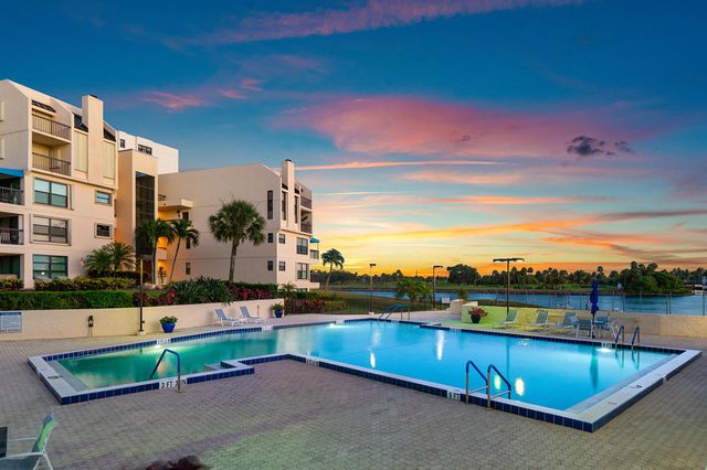 374 Golfview Road 205, North Palm Beach, FL 33408