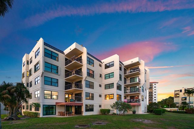 374 Golfview Road 205, North Palm Beach, FL 33408