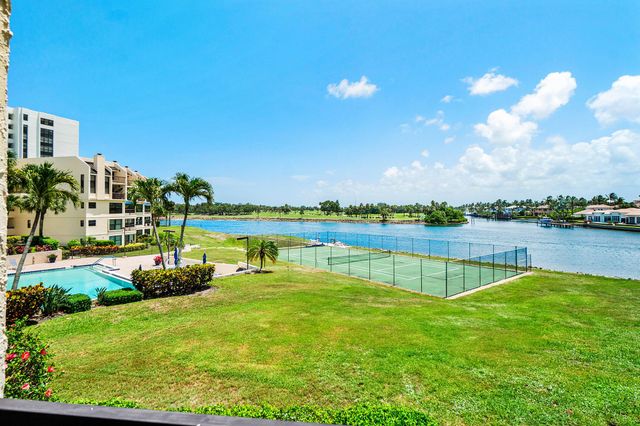 374 Golfview Road 205, North Palm Beach, FL 33408