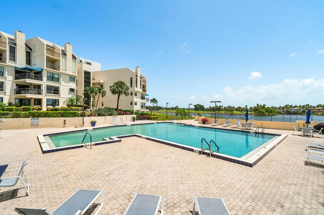 374 Golfview Road 205, North Palm Beach, FL 33408