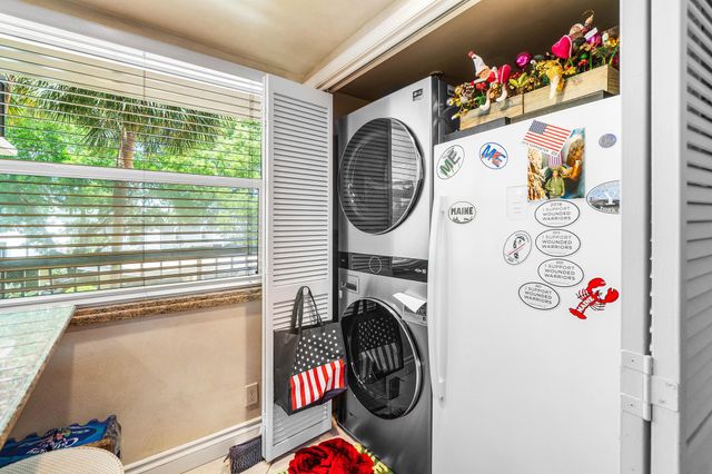 374 Golfview Road 205, North Palm Beach, FL 33408