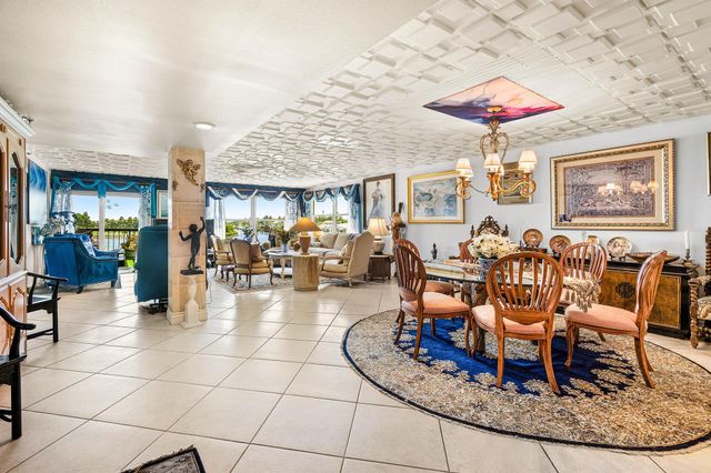 374 Golfview Road 205, North Palm Beach, FL 33408